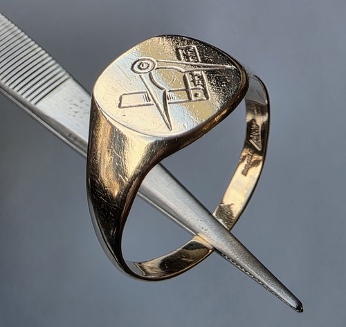 9ct yellow gold engraved - yellow,