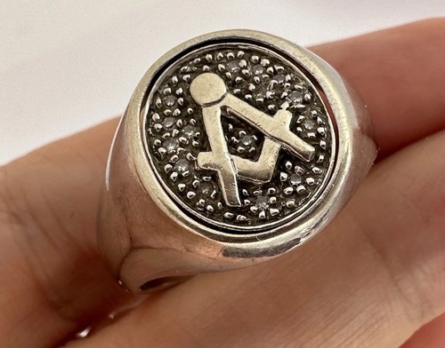 9ct white gold - white, masonic